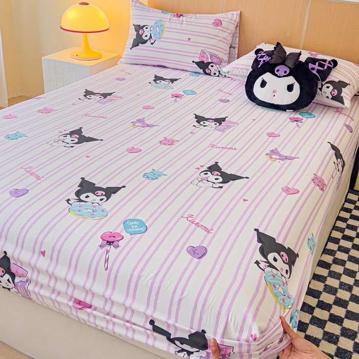 91家纺网 家纺一手货源 找家纺 金丝鸟家纺 2025新款三丽鸥系列全棉斜纹13370单品床笠 条纹库洛米