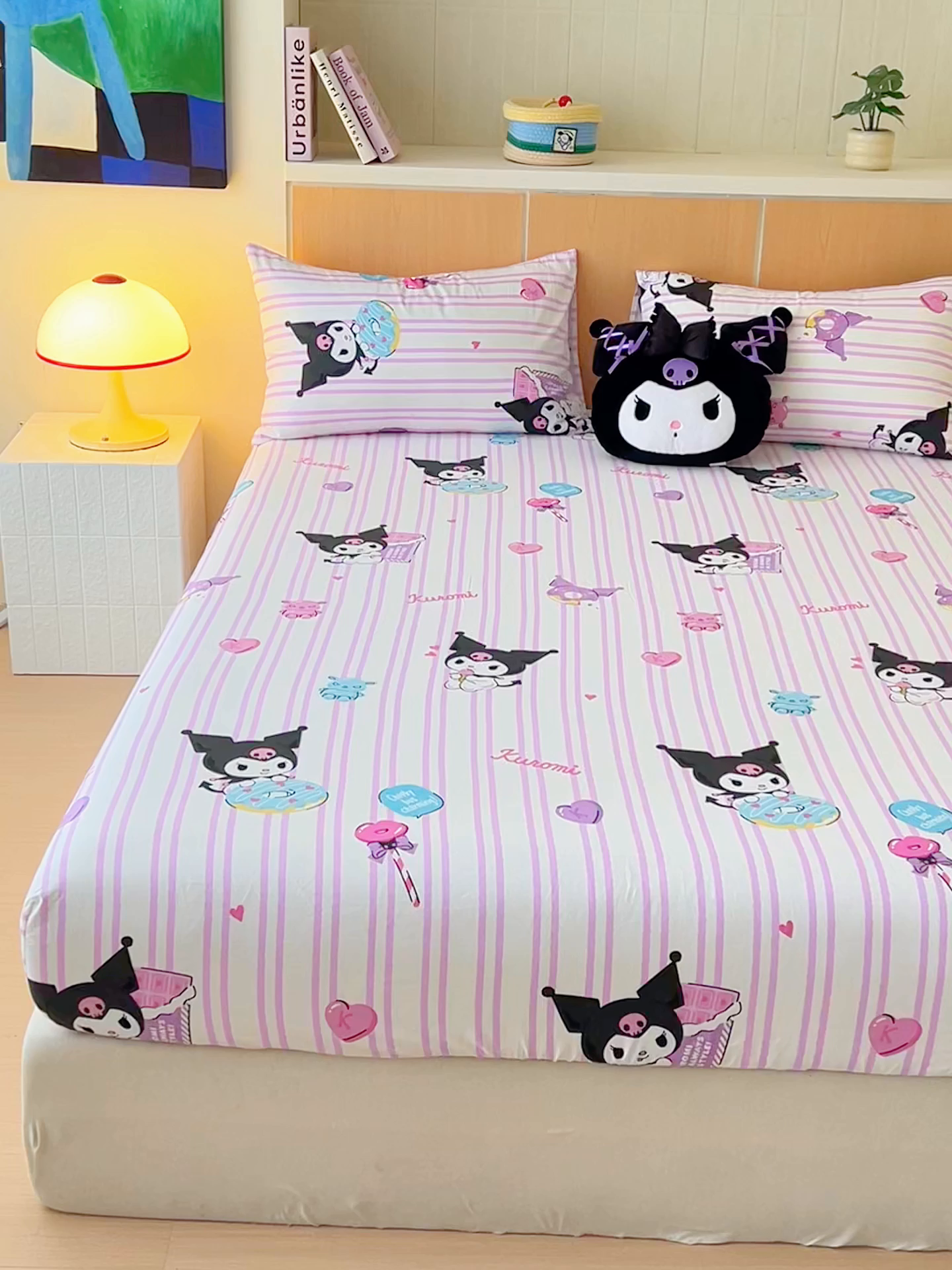 91家纺网 家纺一手货源 找家纺 金丝鸟家纺 2025新款三丽鸥系列全棉斜纹13370单品床笠 条纹库洛米