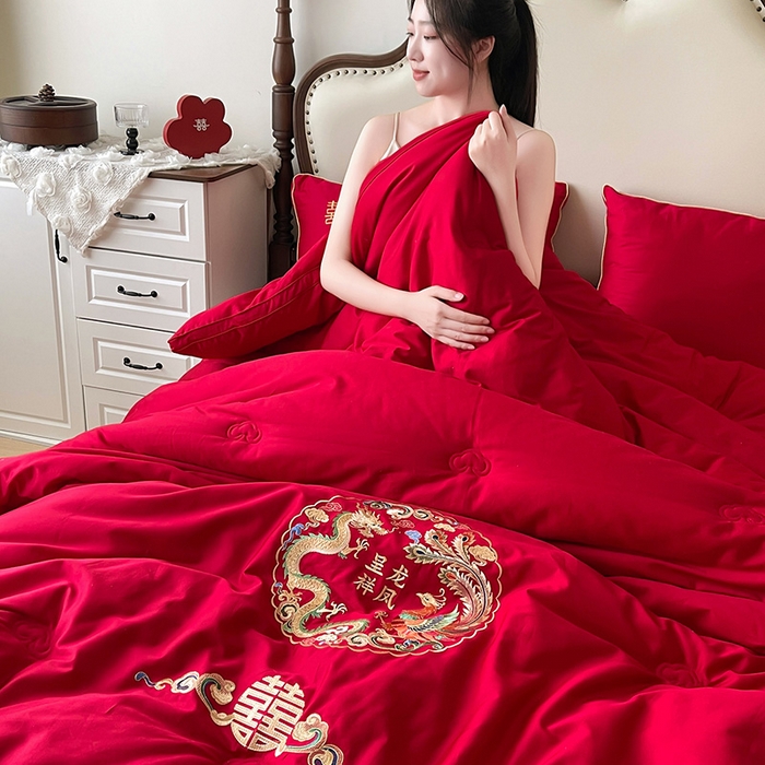 91家纺网 家纺一手货源 找家纺 （总）歌历斯家纺 2025新款60S全棉龙凤呈祥喜庆被婚庆被绣花冬被全棉冬被立体边被子被芯四季被春秋被夏被