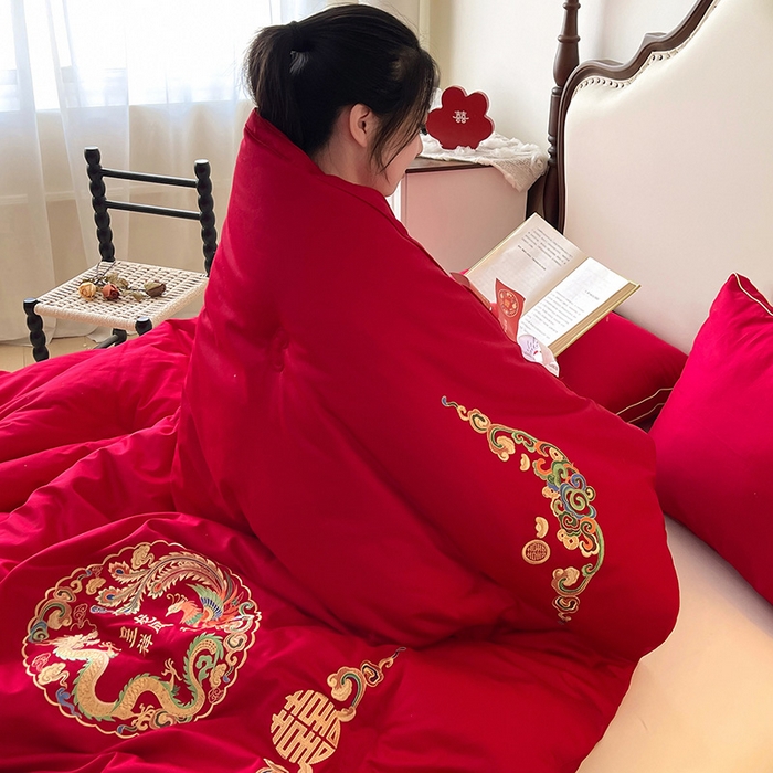 91家纺网 家纺一手货源 找家纺 （总）歌历斯家纺 2025新款60S全棉龙凤呈祥喜庆被婚庆被绣花冬被全棉冬被立体边被子被芯四季被春秋被夏被