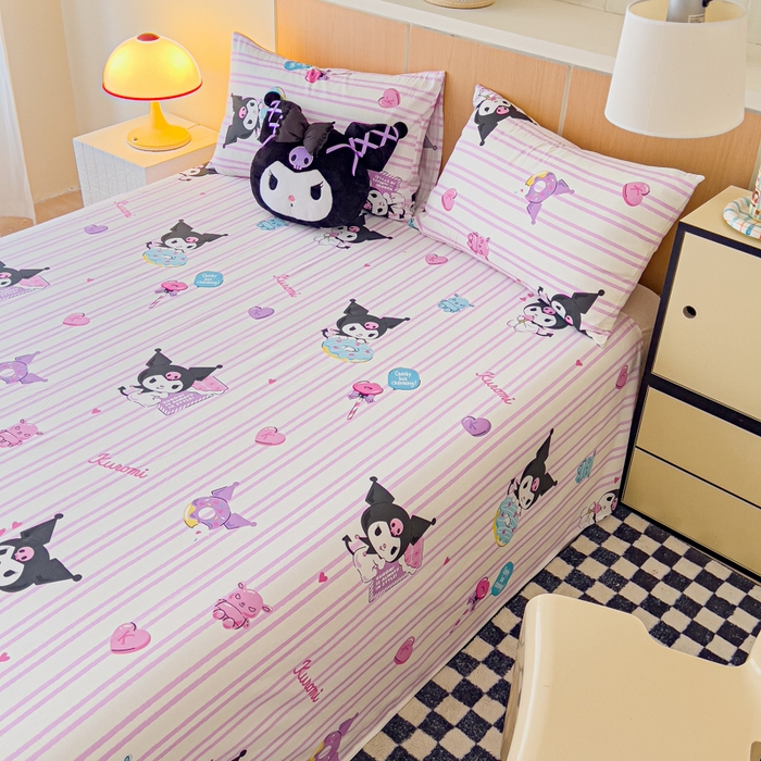 91家纺网 家纺一手货源 找家纺 金丝鸟家纺 2025新款三丽鸥系列全棉斜纹13370单品床单 条纹库洛米