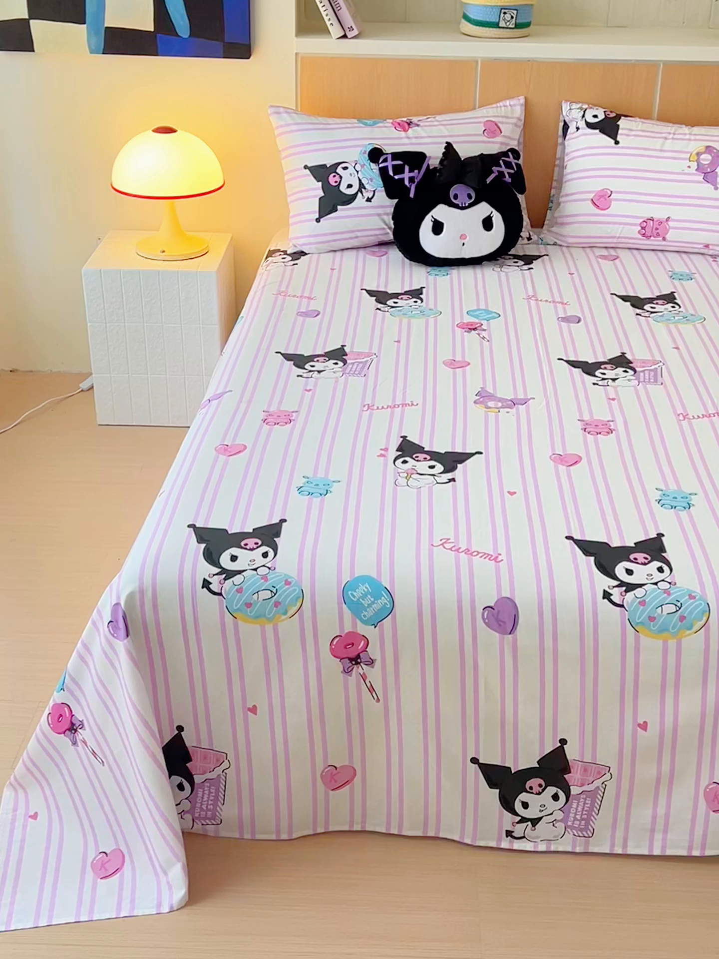 91家纺网 家纺一手货源 找家纺 金丝鸟家纺 2025新款三丽鸥系列全棉斜纹13370单品床单 条纹库洛米