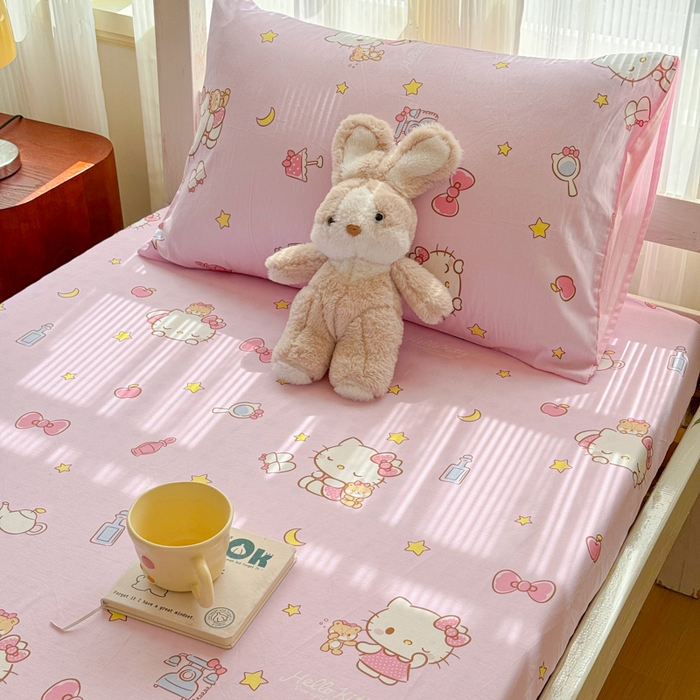 91家纺网 家纺一手货源 找家纺 金丝鸟家纺 2025新款三丽鸥系列全棉斜纹13370单品床笠-学生床 晚安kt