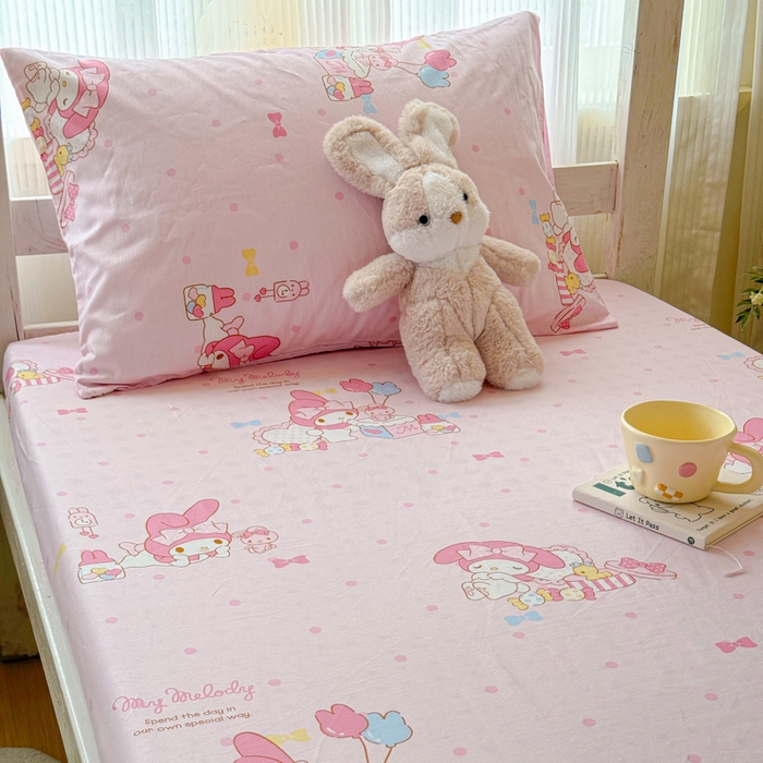 91家纺网 家纺一手货源 找家纺 金丝鸟家纺 2025新款三丽鸥系列全棉斜纹13370单品床笠-学生床 波点美乐蒂