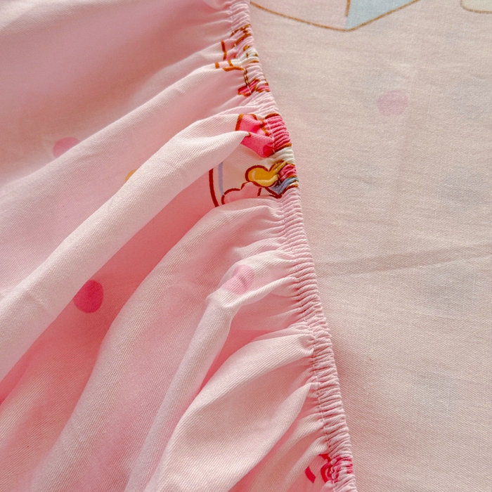 91家纺网 家纺一手货源 找家纺 金丝鸟家纺 2025新款三丽鸥系列全棉斜纹13370单品床笠-学生床 波点美乐蒂