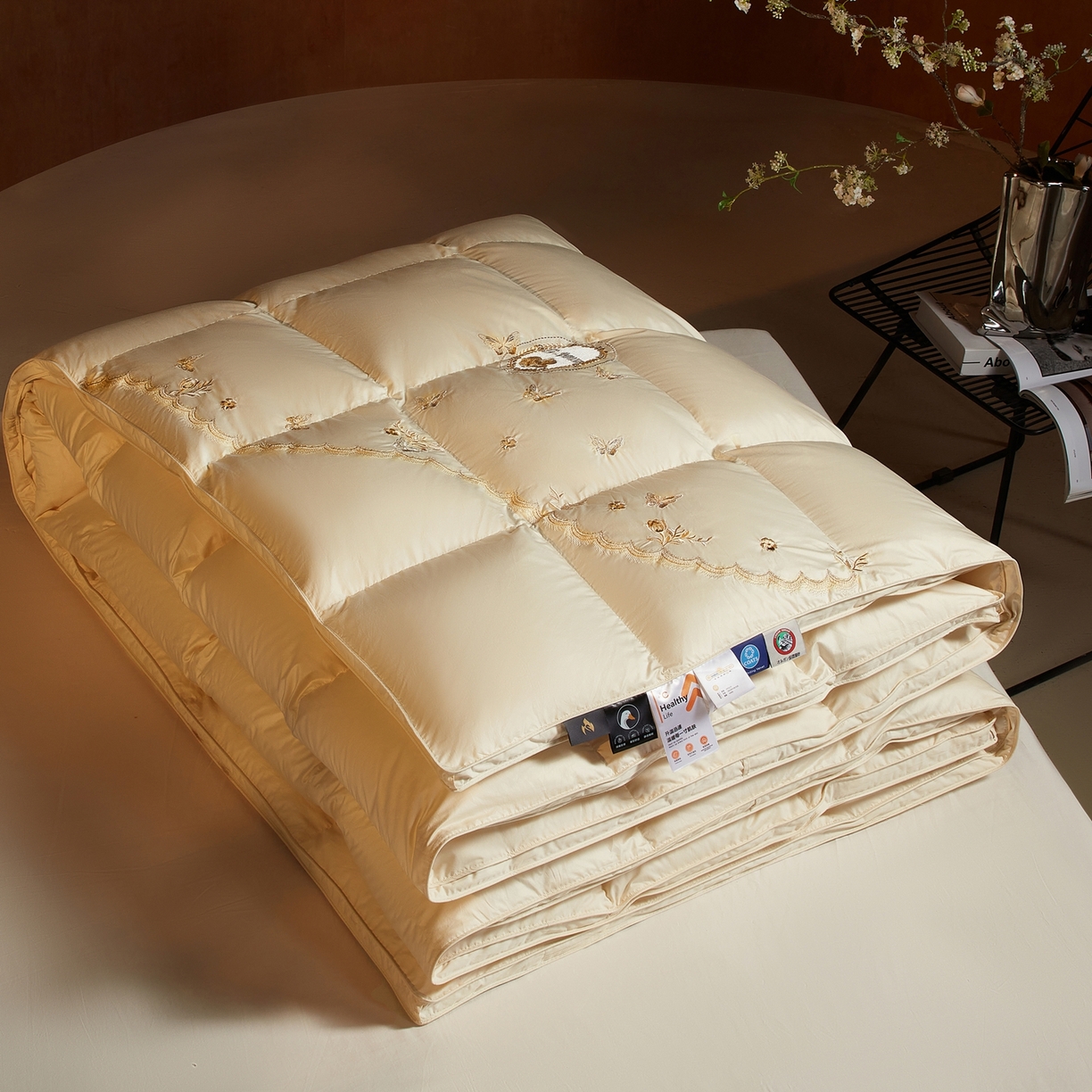 91家纺网 家纺一手货源 找家纺 织梦人羽绒工厂店2025新款羽绒被壳 蝶羽-米黄