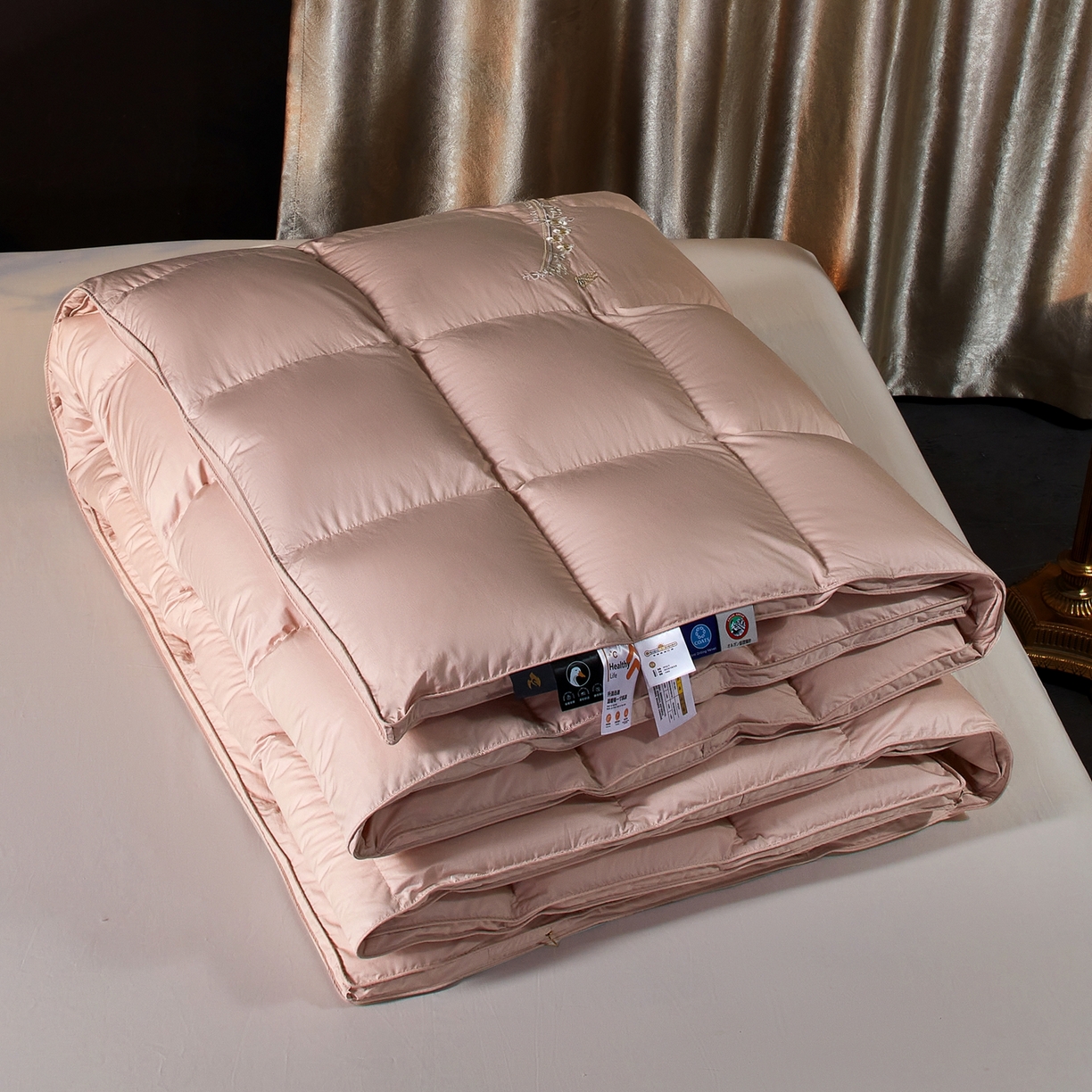 91家纺网 家纺一手货源 找家纺 织梦人羽绒工厂店2025新款羽绒被壳 蝶韵-豆沙