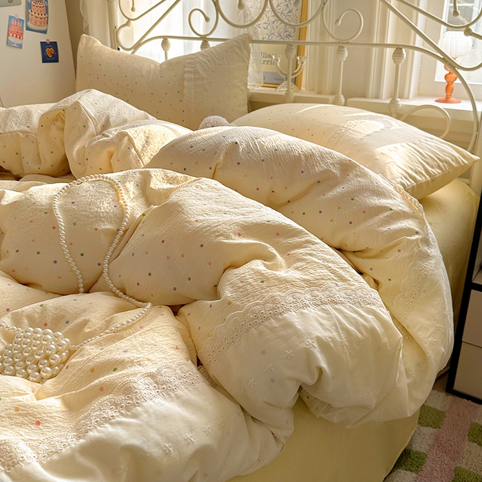 91家纺网 家纺一手货源 找家纺 思诺羽床笠 2025新款A类法式小清新皱皱纱花边蕾丝水洗棉床上四件套宿舍床笠三件套 奶油波点