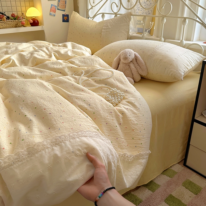 91家纺网 家纺一手货源 找家纺 思诺羽床笠 2025新款A类法式小清新皱皱纱花边蕾丝水洗棉床上四件套宿舍床笠三件套 奶油波点