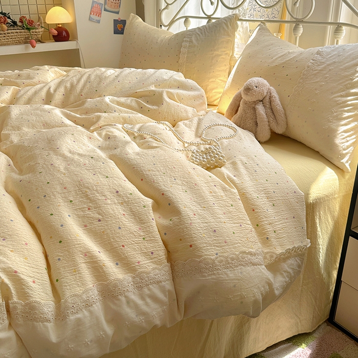 91家纺网 家纺一手货源 找家纺 思诺羽床笠 2025新款A类法式小清新皱皱纱花边蕾丝水洗棉床上四件套宿舍床笠三件套 奶油波点