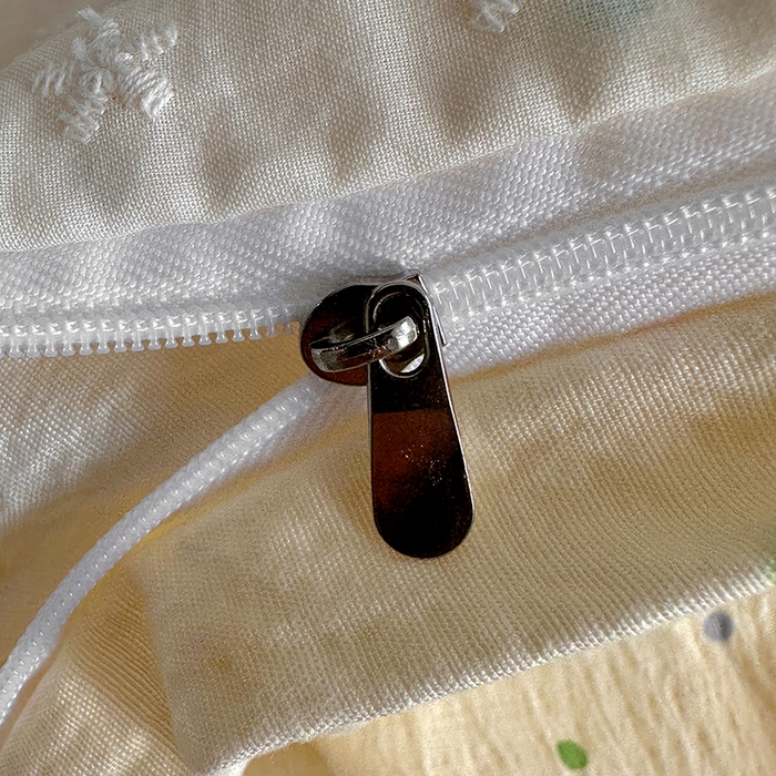 91家纺网 家纺一手货源 找家纺 思诺羽床笠 2025新款A类法式小清新皱皱纱花边蕾丝水洗棉床上四件套宿舍床笠三件套 奶油波点