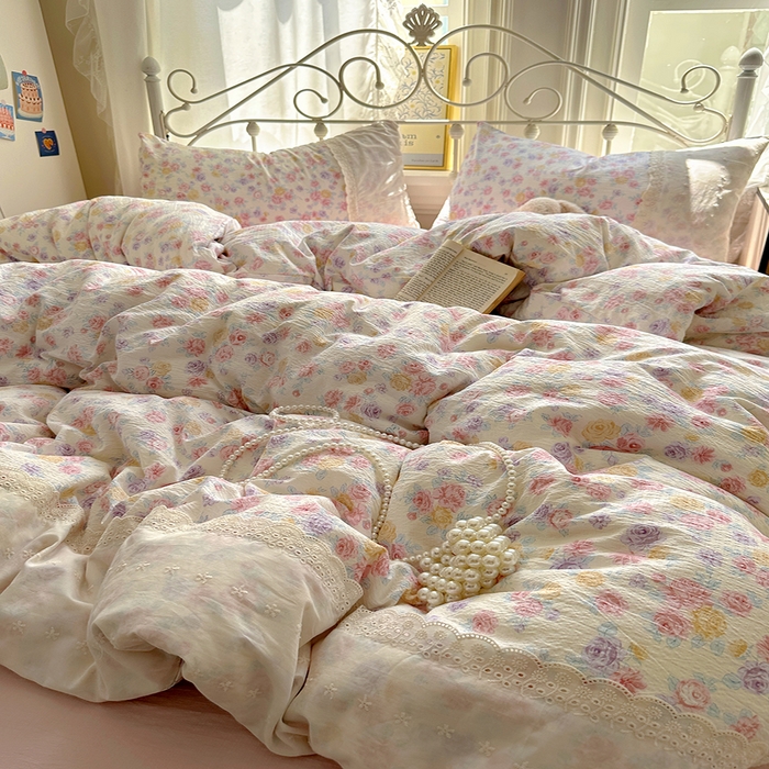 91家纺网 家纺一手货源 找家纺 思诺羽床笠 2025新款A类法式小清新皱皱纱花边蕾丝水洗棉床上四件套宿舍床笠三件套 繁花千朵