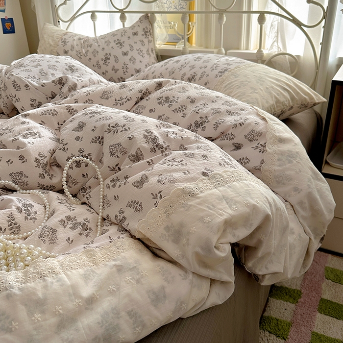 91家纺网 家纺一手货源 找家纺 思诺羽床笠 2025新款A类法式小清新皱皱纱花边蕾丝水洗棉床上四件套宿舍床笠三件套 蝶影