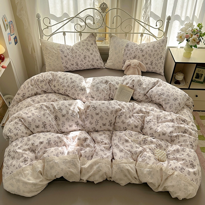 91家纺网 家纺一手货源 找家纺 思诺羽床笠 2025新款A类法式小清新皱皱纱花边蕾丝水洗棉床上四件套宿舍床笠三件套 蝶影