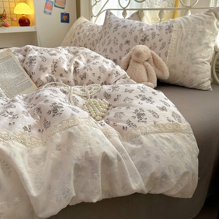 91家纺网 家纺一手货源 找家纺 思诺羽床笠 2025新款A类法式小清新皱皱纱花边蕾丝水洗棉床上四件套宿舍床笠三件套 蝶影