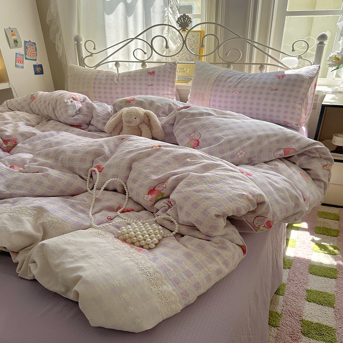 91家纺网 家纺一手货源 找家纺 思诺羽床笠 2025新款A类法式小清新皱皱纱花边蕾丝水洗棉床上四件套宿舍床笠三件套 草莓心情