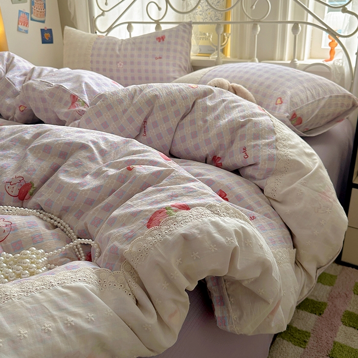 91家纺网 家纺一手货源 找家纺 思诺羽床笠 2025新款A类法式小清新皱皱纱花边蕾丝水洗棉床上四件套宿舍床笠三件套 草莓心情