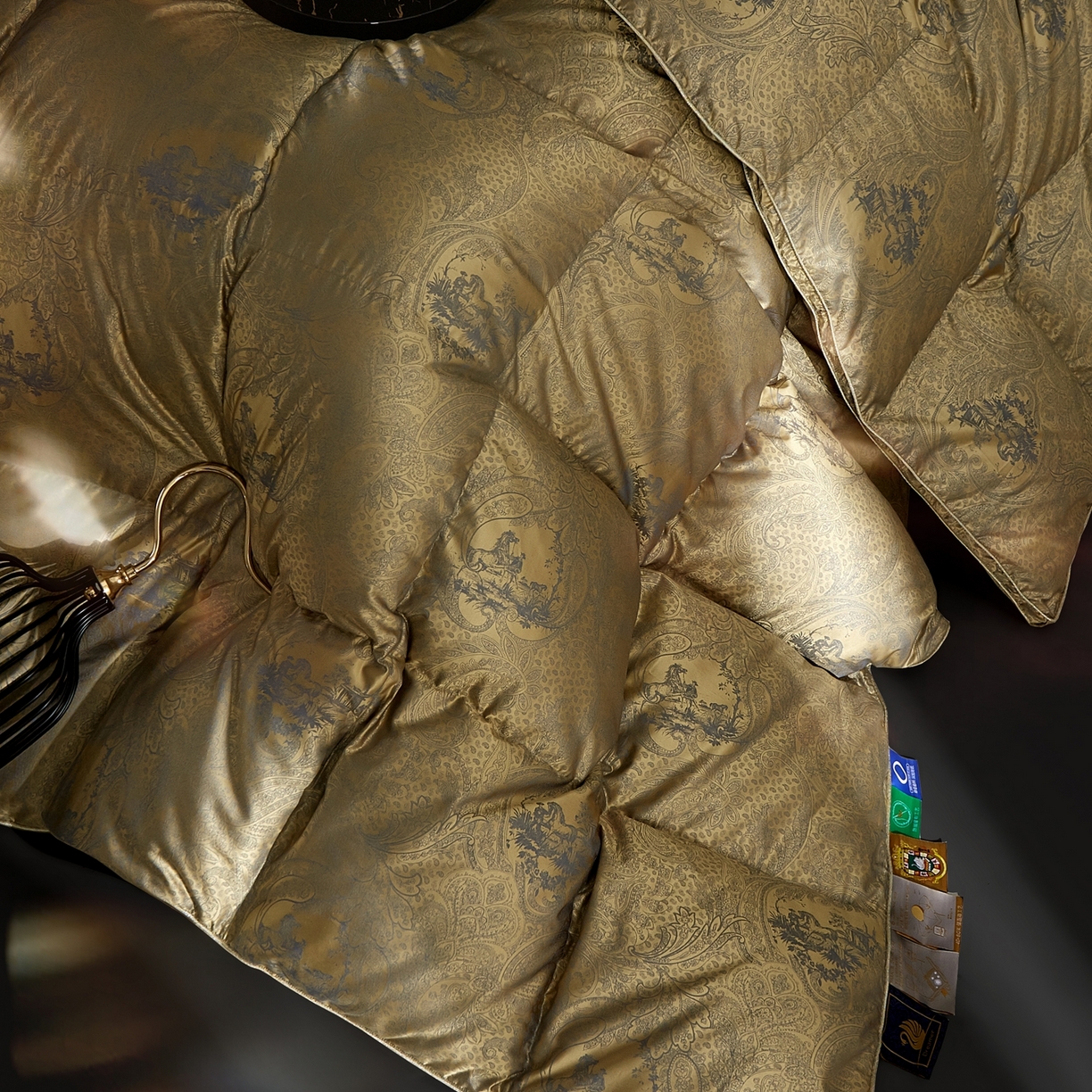 91家纺网 家纺一手货源 找家纺 织梦人羽绒工厂店2025新款羽绒被壳 高精密提花-罗马庄园古铜