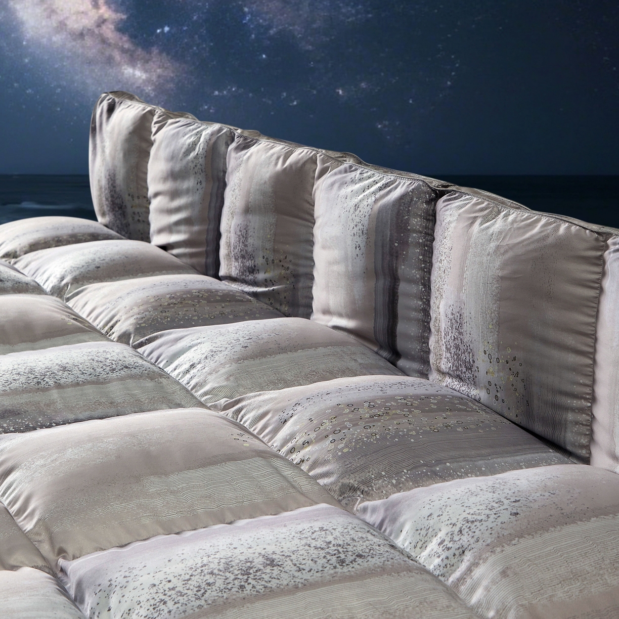 91家纺网 家纺一手货源 找家纺 织梦人羽绒工厂店2025新款羽绒被壳 莫代尔印花-琥珀之光灰