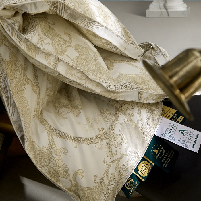 91家纺网 家纺一手货源 找家纺 织梦人羽绒工厂店 2025新款高蓬松羽绒被85鸭绒大牌同款花型 爱丁堡珍珠白