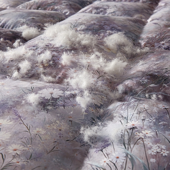 91家纺网 家纺一手货源 找家纺 织梦人羽绒工厂店 2025新款高蓬松羽绒被85鸭绒大牌同款花型 春风浅浅