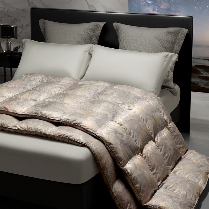 91家纺网 家纺一手货源 找家纺 织梦人羽绒工厂店 2025新款高蓬松羽绒被85鸭绒大牌同款花型 观沧海粉