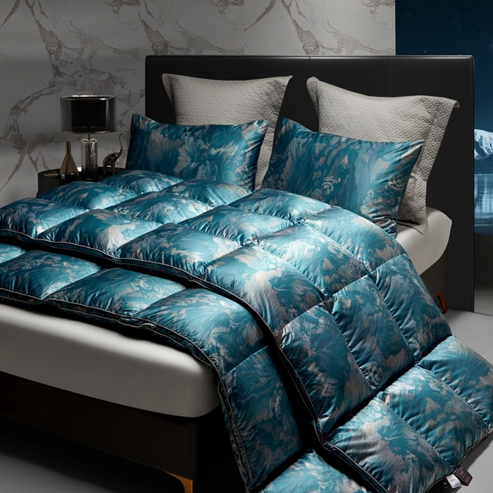 91家纺网 家纺一手货源 找家纺 织梦人羽绒工厂店 2025新款高蓬松羽绒被85鸭绒大牌同款花型 观沧海金