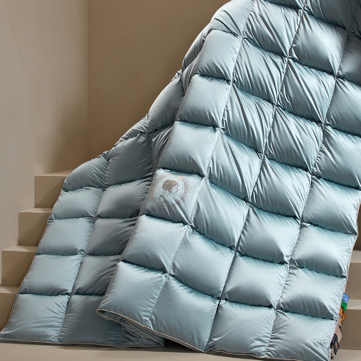 91家纺网 家纺一手货源 找家纺 织梦人羽绒工厂店2025新款羽绒被壳 贵夫人真丝缎-水绿