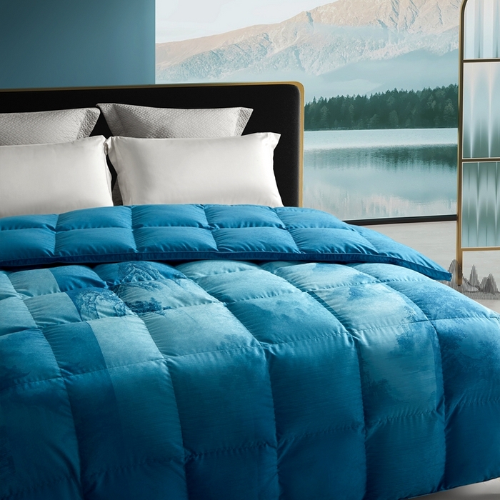 91家纺网 家纺一手货源 找家纺 织梦人羽绒工厂店 2025新款高蓬松羽绒被85鸭绒大牌同款花型 秋山晚翠