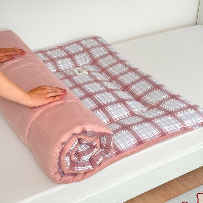 91家纺网 家纺一手货源 找家纺 美宜家 2025新款无印风学生棉花床垫母婴类新疆棉花床垫子软垫家用宿舍床褥垫被单双人出租屋铺底 豆沙红