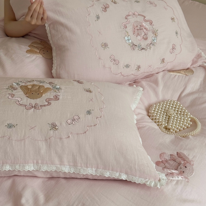 91家纺网 家纺一手货源 找家纺 鹿班家居 2025新款全棉纯棉皱皱纱精密刺绣四件套-糯糯奶泡（标准会员-20元） 糯糯奶泡-粉色