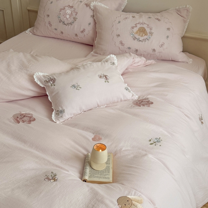 91家纺网 家纺一手货源 找家纺 鹿班家居 2025新款全棉纯棉皱皱纱精密刺绣四件套-糯糯奶泡（标准会员-20元） 糯糯奶泡-粉色