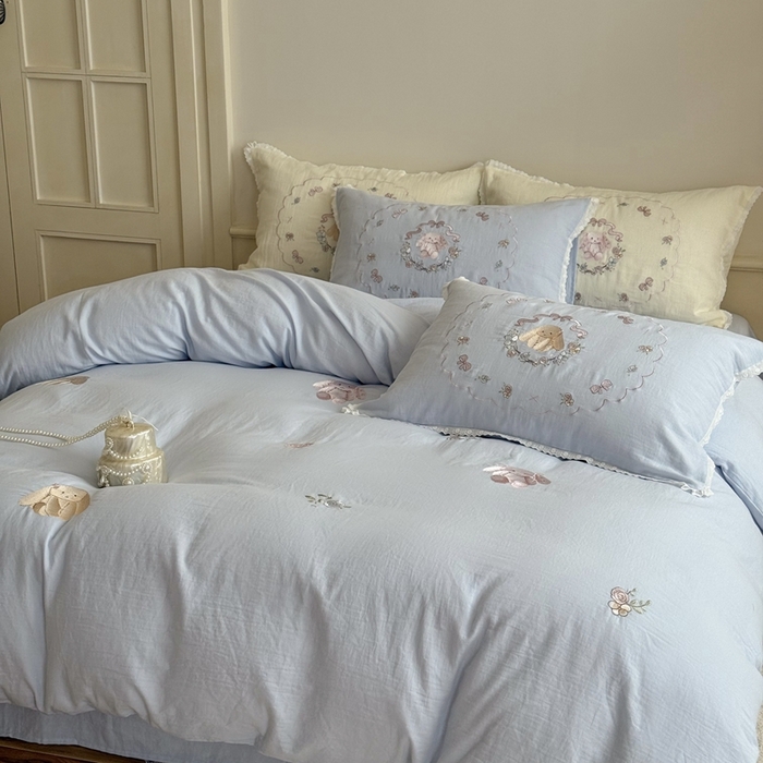 91家纺网 家纺一手货源 找家纺 鹿班家居 2025新款全棉纯棉皱皱纱精密刺绣四件套-糯糯奶泡（标准会员-20元） 糯糯奶泡-蓝色