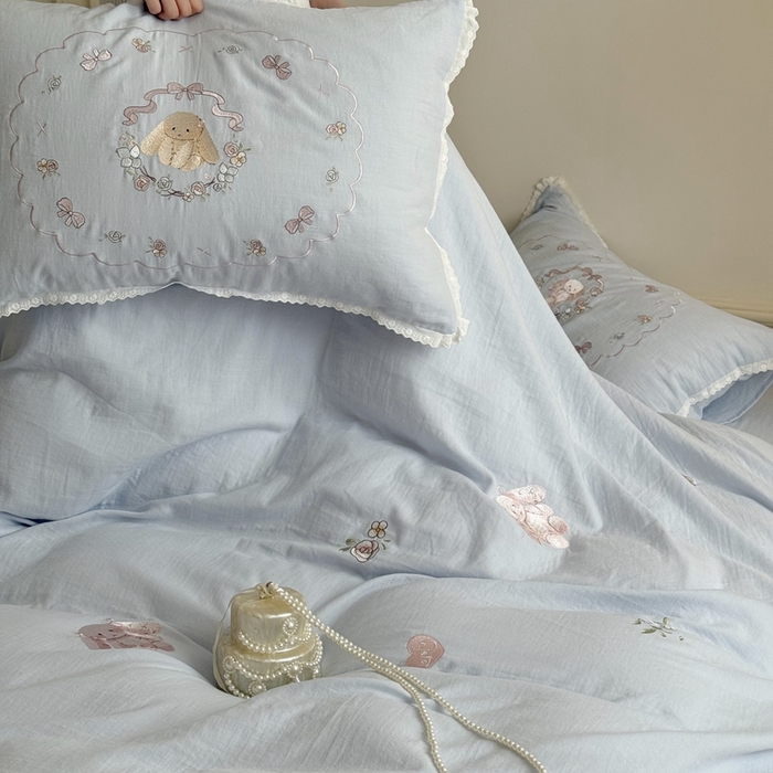 91家纺网 家纺一手货源 找家纺 鹿班家居 2025新款全棉纯棉皱皱纱精密刺绣四件套-糯糯奶泡（标准会员-20元） 糯糯奶泡-蓝色