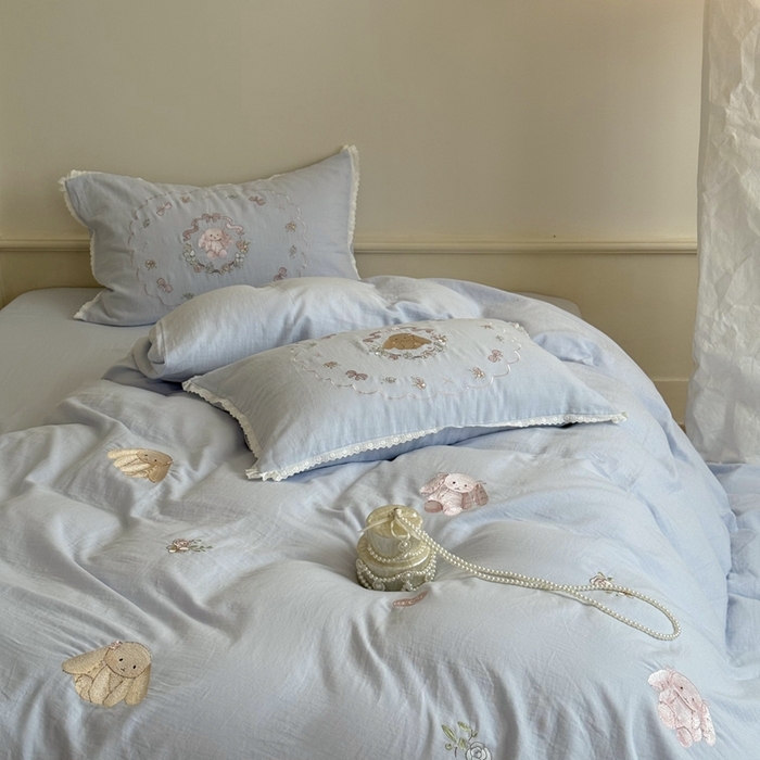 91家纺网 家纺一手货源 找家纺 鹿班家居 2025新款全棉纯棉皱皱纱精密刺绣四件套-糯糯奶泡（标准会员-20元） 糯糯奶泡-蓝色