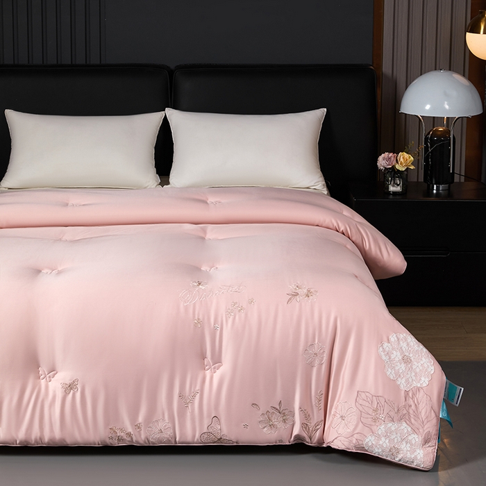 91家纺网 家纺一手货源 找家纺 小牛席业2025新款尚品天丝棉恒温冬被 粉色