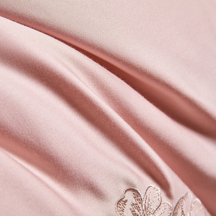 91家纺网 家纺一手货源 找家纺 小牛席业2025新款尚品天丝棉恒温冬被 粉色