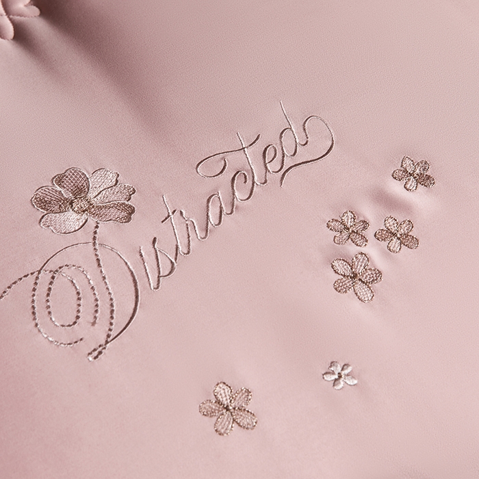 91家纺网 家纺一手货源 找家纺 小牛席业2025新款尚品天丝棉恒温冬被 粉色