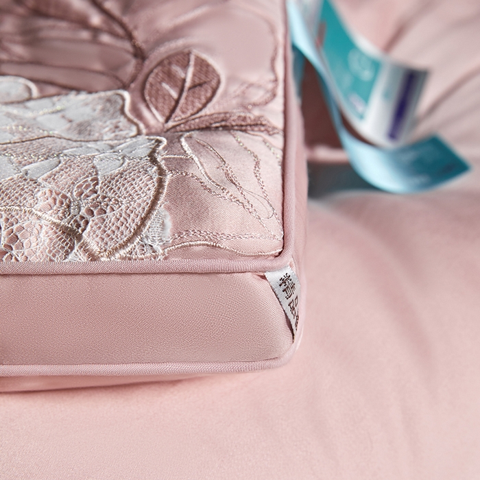 91家纺网 家纺一手货源 找家纺 小牛席业2025新款尚品天丝棉恒温冬被 粉色