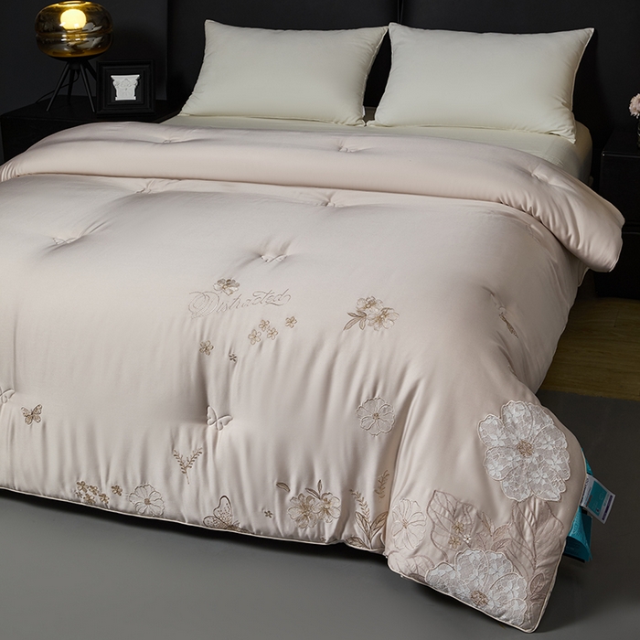 91家纺网 家纺一手货源 找家纺 小牛席业2025新款尚品天丝棉恒温冬被 玉色