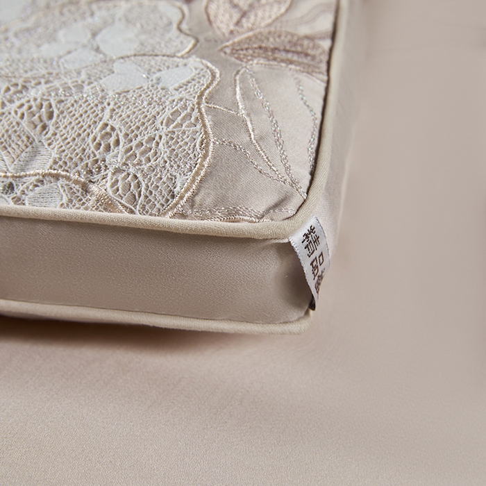 91家纺网 家纺一手货源 找家纺 小牛席业2025新款尚品天丝棉恒温冬被 玉色