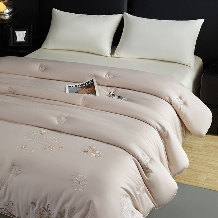 91家纺网 家纺一手货源 找家纺 小牛席业2025新款尚品天丝棉恒温冬被 玉色