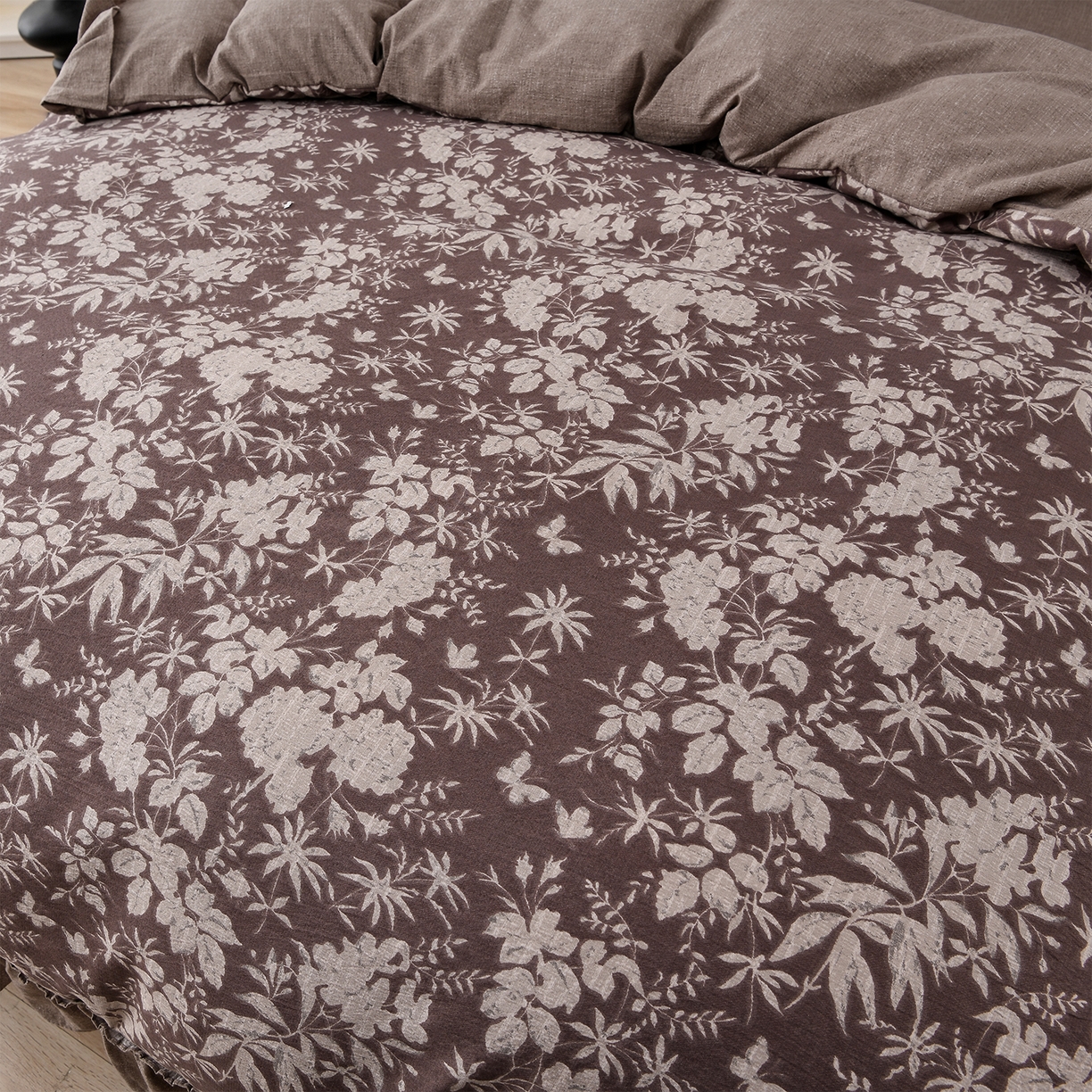 91家纺网 家纺一手货源 找家纺 赛丽雅 2025秋冬新款加厚130克高克重中古复古风磨毛四件套 枫林晚