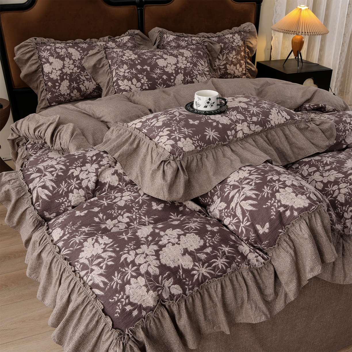 91家纺网 家纺一手货源 找家纺 赛丽雅 2025秋冬新款加厚130克高克重中古复古风磨毛四件套 枫林晚