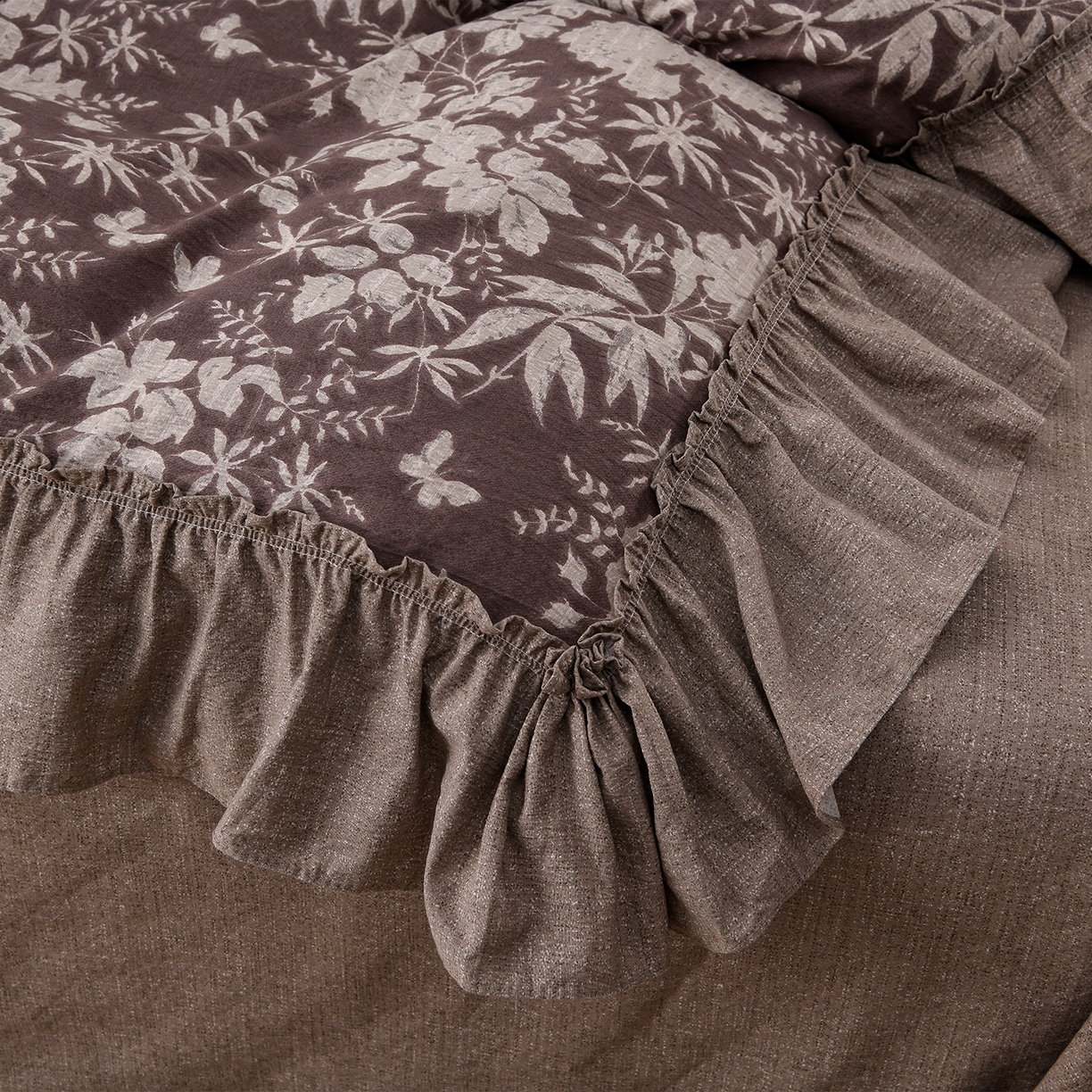 91家纺网 家纺一手货源 找家纺 赛丽雅 2025秋冬新款加厚130克高克重中古复古风磨毛四件套 枫林晚