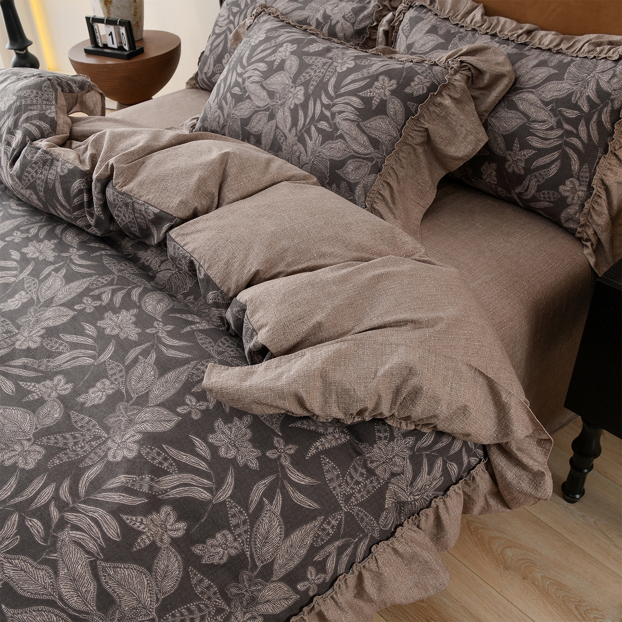 91家纺网 家纺一手货源 找家纺 赛丽雅 2025秋冬新款加厚130克高克重中古复古风磨毛四件套 佩利斯