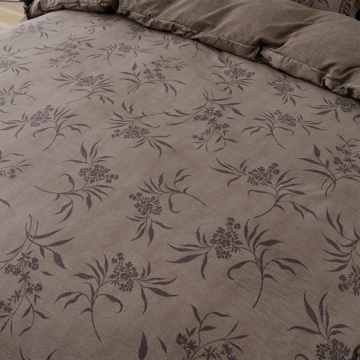 91家纺网 家纺一手货源 找家纺 赛丽雅 2025秋冬新款加厚130克高克重中古复古风磨毛四件套 玉茗