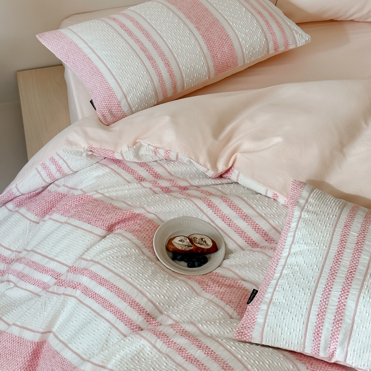 91家纺网 家纺一手货源 找家纺 蜜宿 2025新款全棉纯棉穿线提花四件套-云舒 云舒-粉