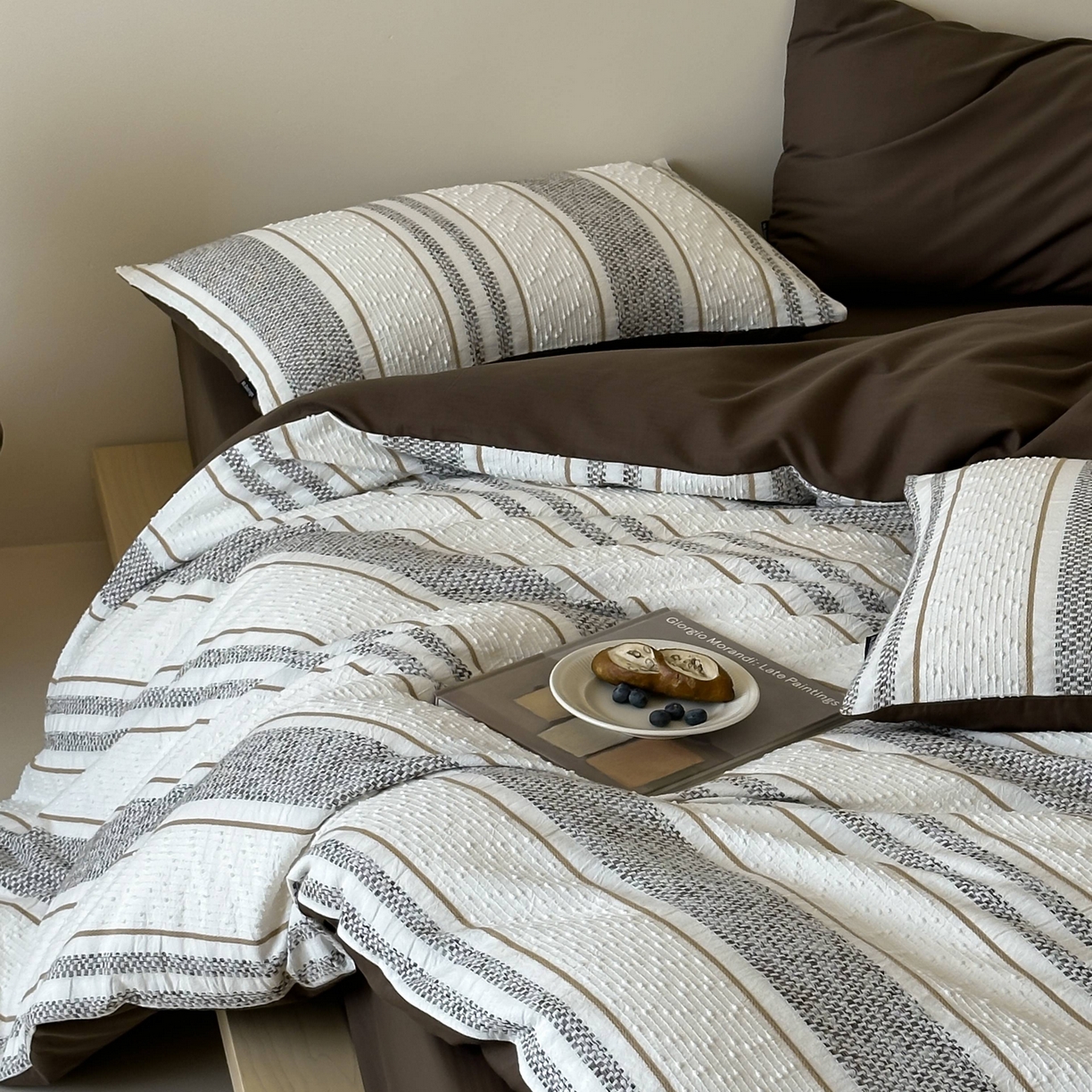 91家纺网 家纺一手货源 找家纺 蜜宿 2025新款全棉纯棉穿线提花四件套-云舒 云舒-咖