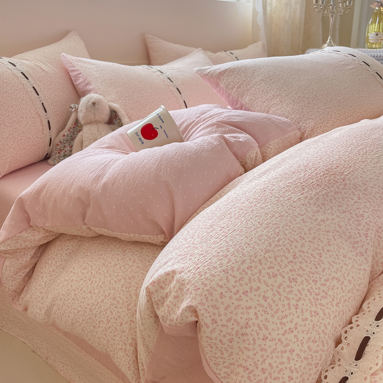 91家纺网 家纺一手货源 找家纺 韩后家纺 2025新款木棉印花四件套 塞纳花园-粉